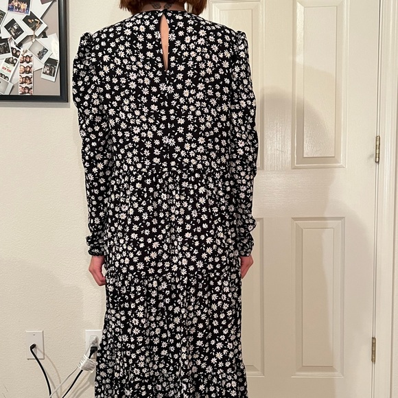 Brand: H&M
Size: Small
Color: Black - Picture 2 of 3